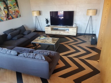 Mieszkanie prywatne: przykł. 2. - jodełka, panele LVT