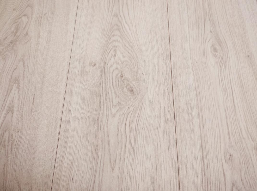 Egger Dąb Asgil Biały